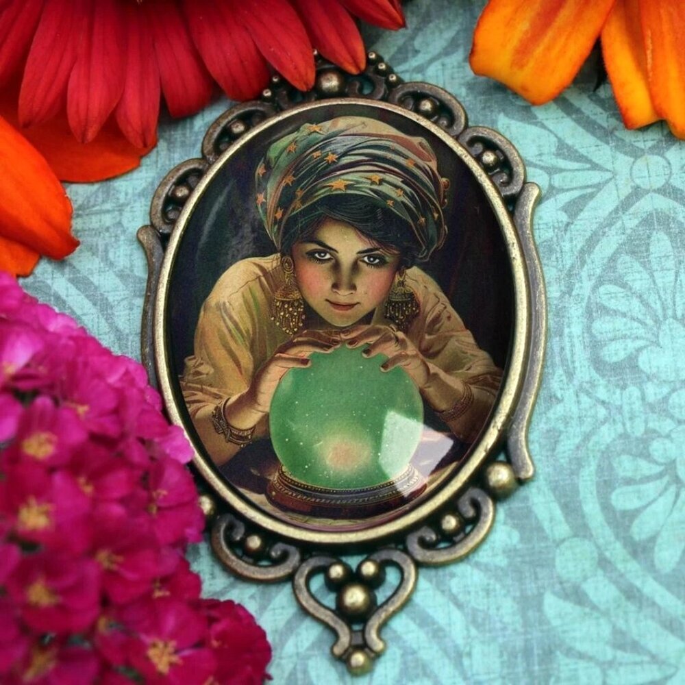 Fortune Teller‎ Ornate Pendant Necklace - Oval Tarot & Mystic - Bronze Jewelry